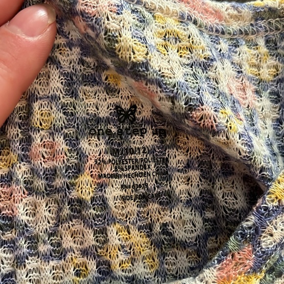 Floral top - Picture 2 of 10